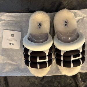 UGG Women's Black and Cream Cozy Slippers